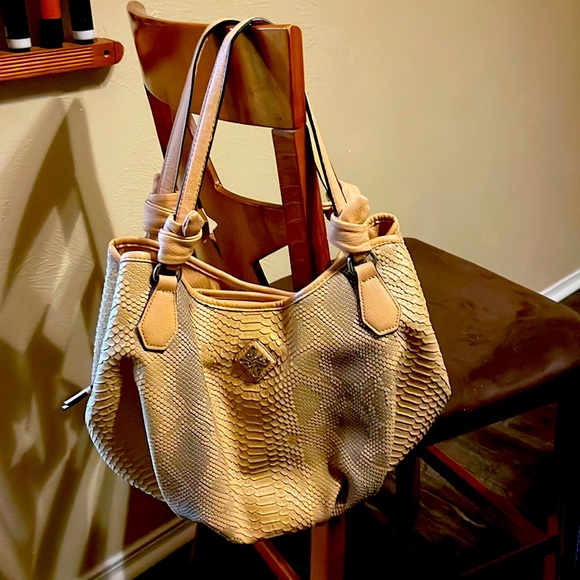 Vera Wang Purse - Picture 1 of 16